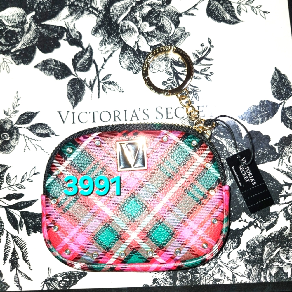 Victoria's Secret Essentials Pouch New
